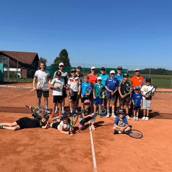 Gruppenfoto der Kinder und Betreuer beim Ferienprogramm 2025